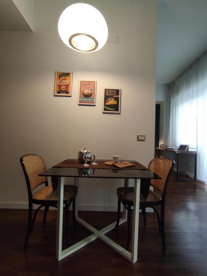 Centralissimo e confortevole, fronte Petruzzelli Bari Esterno foto